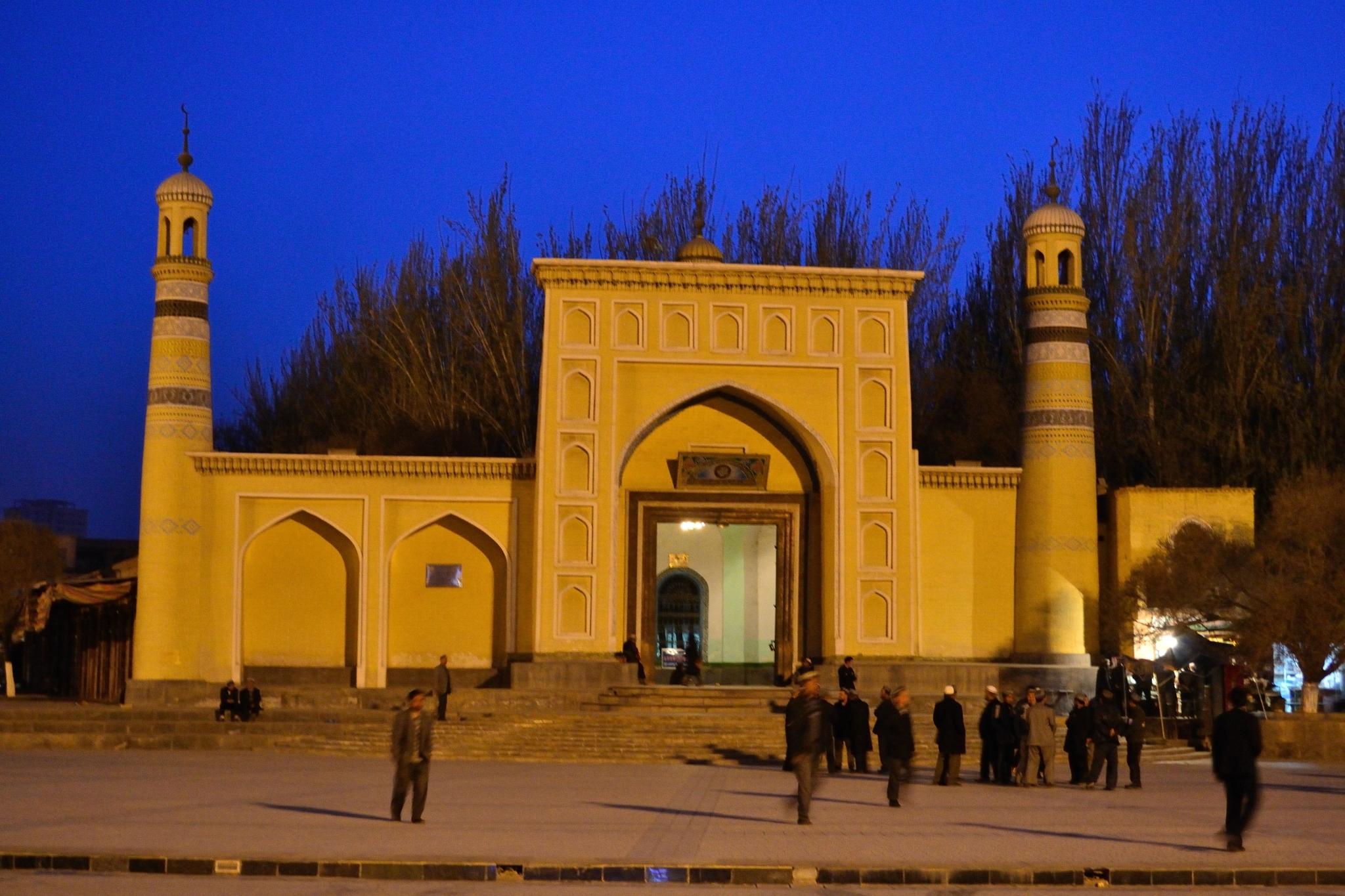 新疆喀什竟有夜景如此漂亮的县，胡杨之都让人惊艳！ - 巴楚游记攻略【携程攻略】