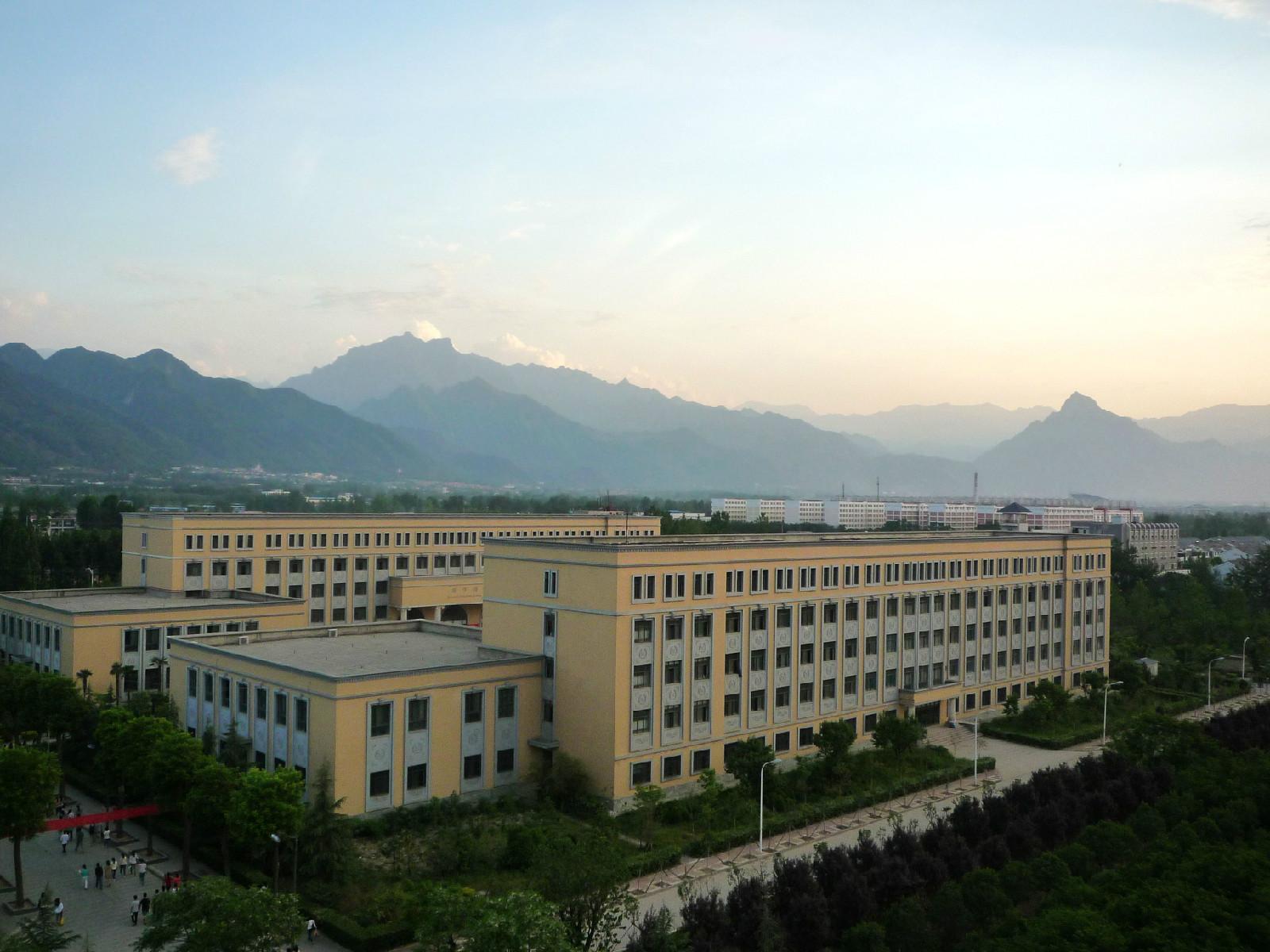 西北大学现代学院校园图片