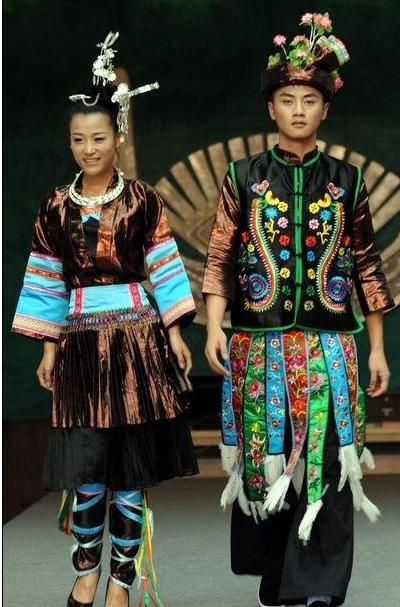 侗族服饰 快懂百科