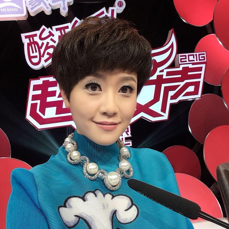 寇乃馨2006年至2007年主持中天电视《全民大闷锅》2007年主持中天电视