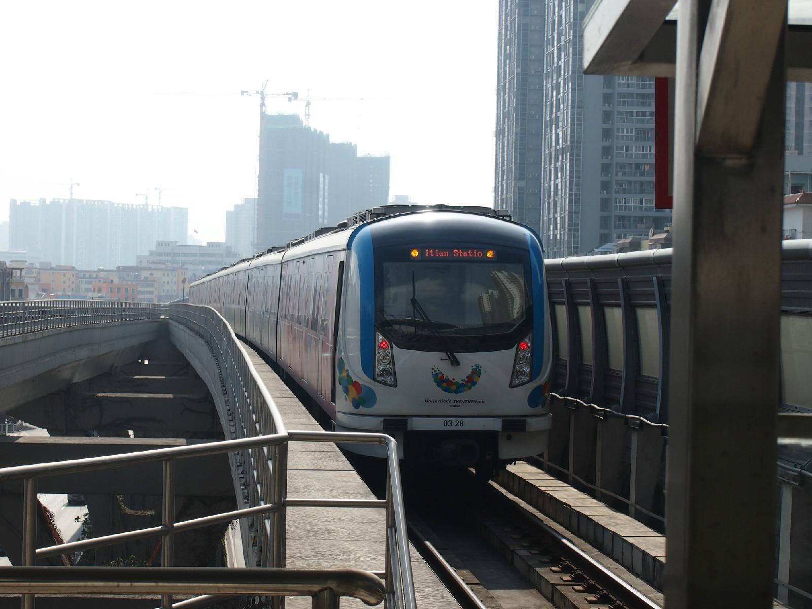 深圳地铁4号线线路图(在深圳家庭月收入4万以上)