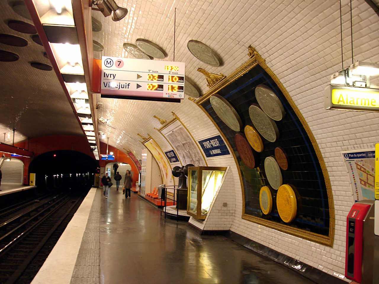 法中新闻:巴黎十大最美地铁站：爱转角遇见了谁？