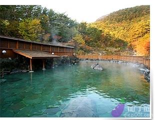 温泉 水上